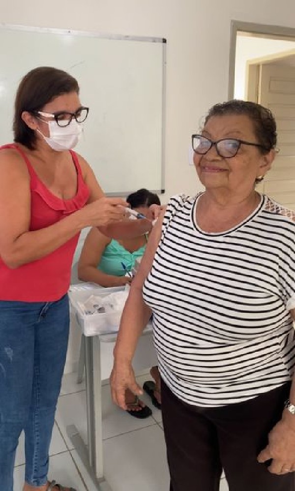 Gestão Municipal de Soledade promoveu vacinação contra a Influenza para integrantes do grupo "Vozes da Sabedoria"
